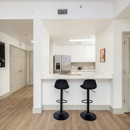 Kobe's Crib- 3br Luxe Apartment
