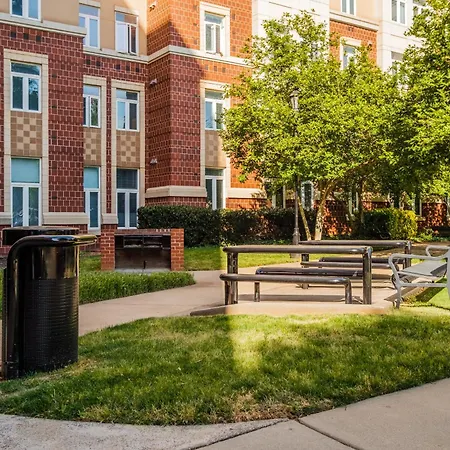 Apartment Cityscape Flat- 3br Luxury In Uptown