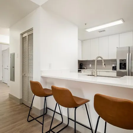 Apartment Cityscape Flat- 3br Luxury In Uptown *