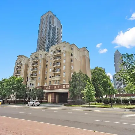 Apartment Cityscape Flat- 3br Luxury In Uptown