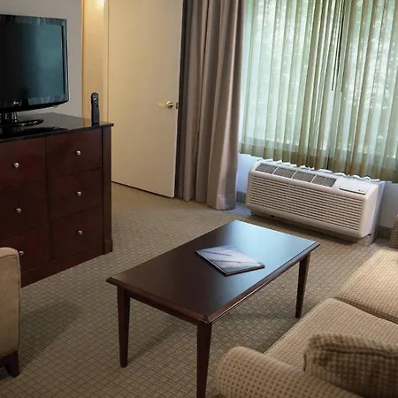 Doubletree By Hilton Airport 4*