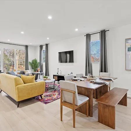 Stylish Modern 3br 3,5ba Townhouse In Charlotte