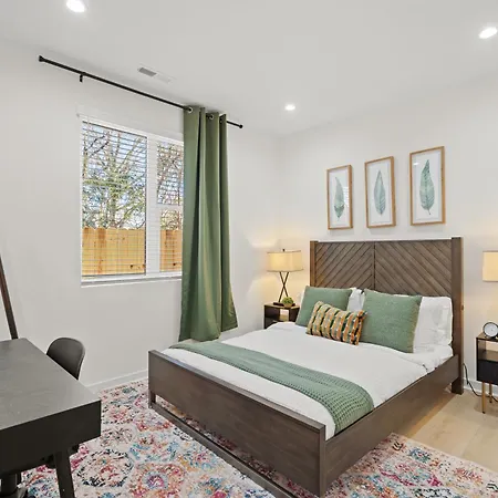 Stylish Modern 3br 3,5ba Townhouse In Apartment