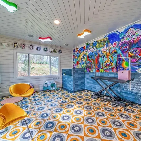 The Royal Escape - Featured On Is Blind S6 Holiday home