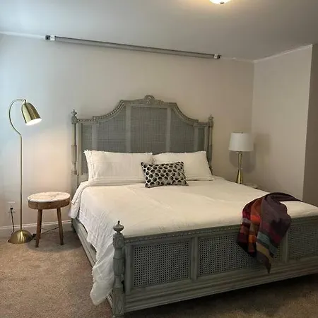 Holiday home The Royal Oasis - Featured On Is Blind S6