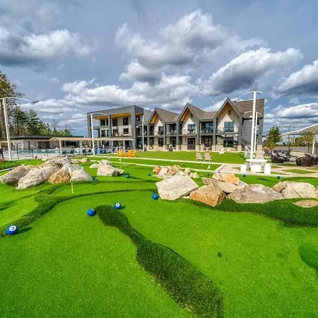 Holiday home The Royal Oasis - Featured On Is Blind S6