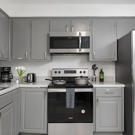 Holiday home Large 4br/3ba Large Backyard Close To Uptown