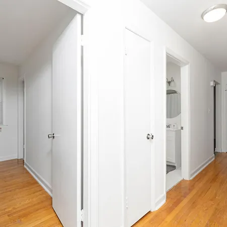Large 4br/3ba Large Backyard Close To Uptown * Charlotte