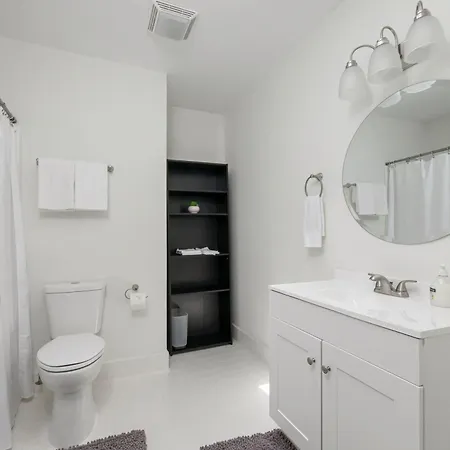 Holiday home Large 4br/3ba Large Backyard Close To Uptown