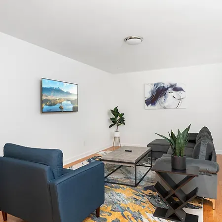 Large 4br/3ba Large Backyard Close To Uptown