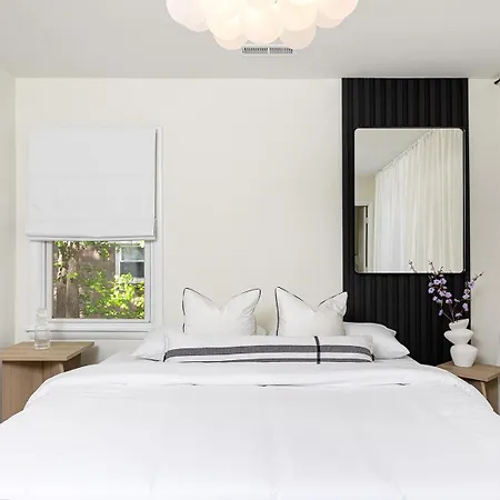 Holiday home Lux Deco King Beds Near Uptown & Breweries *