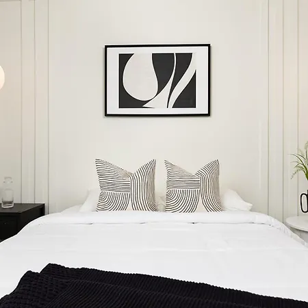 Holiday home Lux Deco King Beds Near Uptown & Breweries