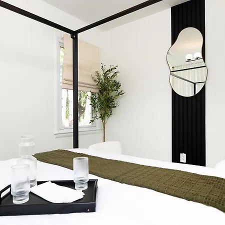 Lux Deco King Beds Near Uptown & Breweries *