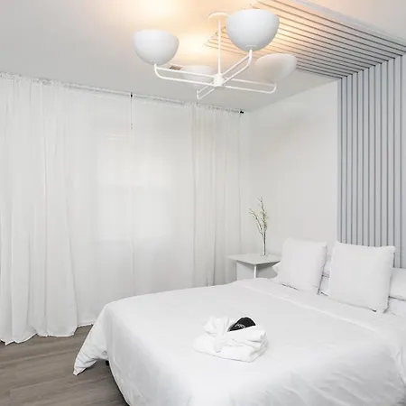 Large Modern King Beds Near Dwtn Patio