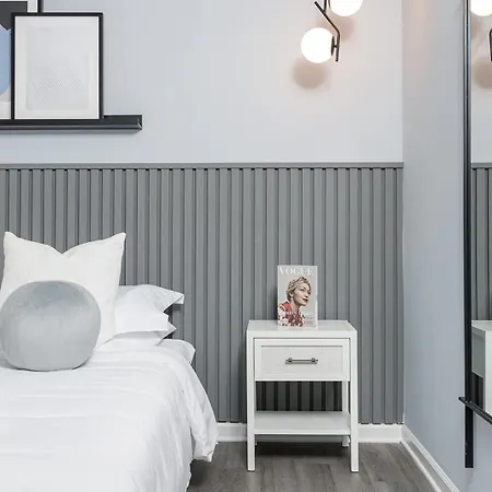Large Modern King Beds Near Dwtn Patio Holiday home Charlotte