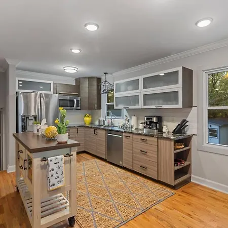 Luxury Retreat In *
