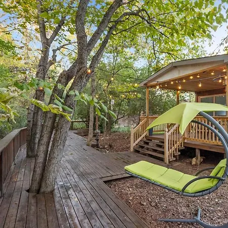 Luxury Retreat In *