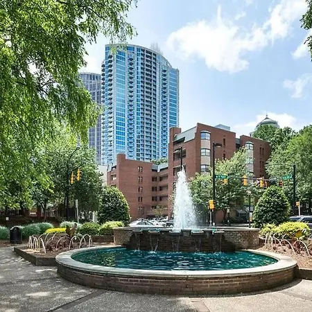 Middle Of Uptown Peaceful Living Apartment Charlotte