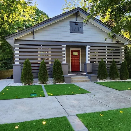 Luxury 3br House In *