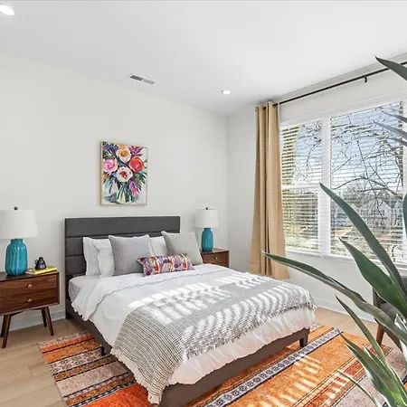 Apartment Elegant 3br3.5ba Modern Townhouse *