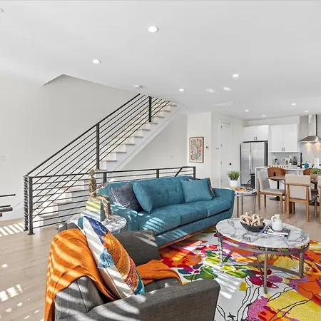 Apartment Elegant 3br3.5ba Modern Townhouse
