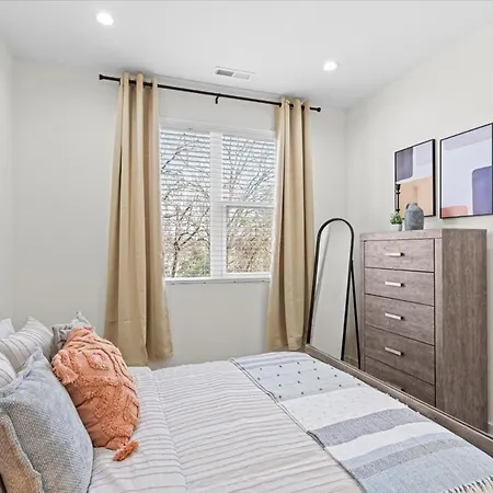 Apartment Elegant 3br3.5ba Modern Townhouse *
