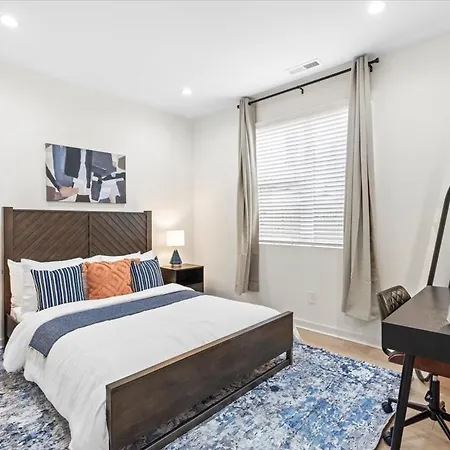 Elegant 3br3.5ba Modern Townhouse
