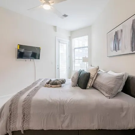 Charming Cozy With Wi-fi & Free Parking Charlotte