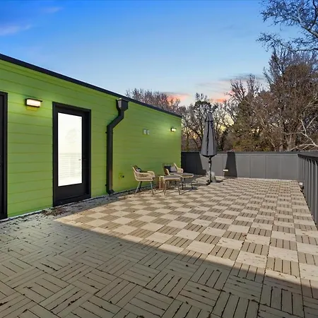 Stylish Modern 3br 3,5ba Townhouse In *