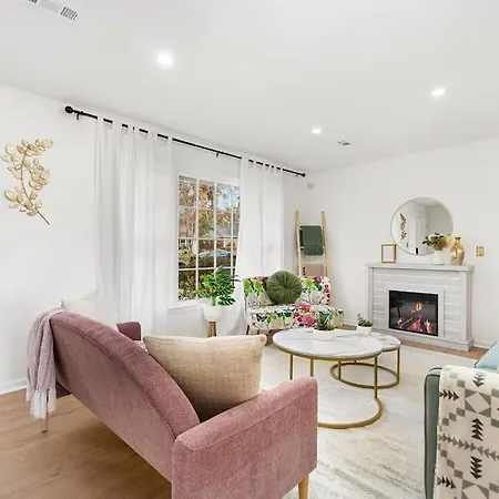 Chic, Modern Retreat, Kids&dog Friendly, Dt Matthews Holiday home Charlotte