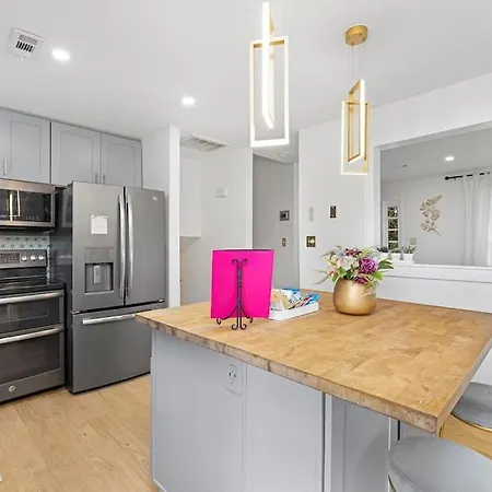 Chic, Modern Retreat, Kids&dog Friendly, Dt Matthews Charlotte