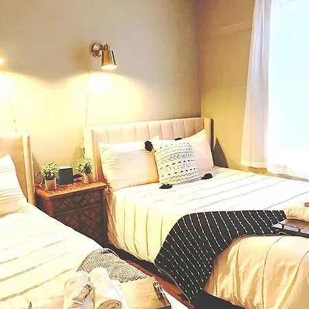 Holiday home Chic, Modern Retreat, Kids&dog Friendly, Dt Matthews *