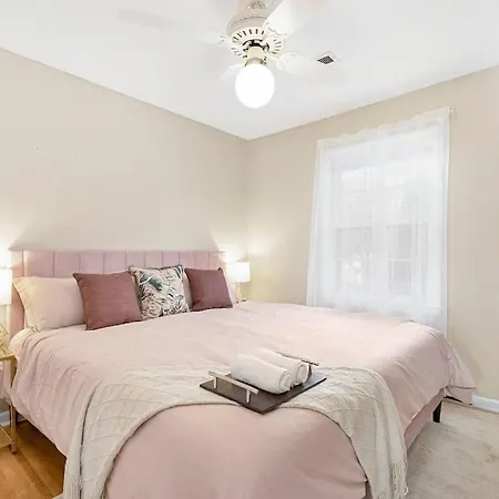 Chic, Modern Retreat, Kids&dog Friendly, Dt Matthews *