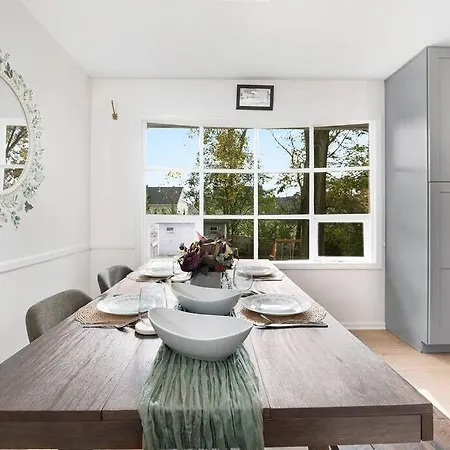 Chic, Modern Retreat, Kids&dog Friendly, Dt Matthews Holiday home
