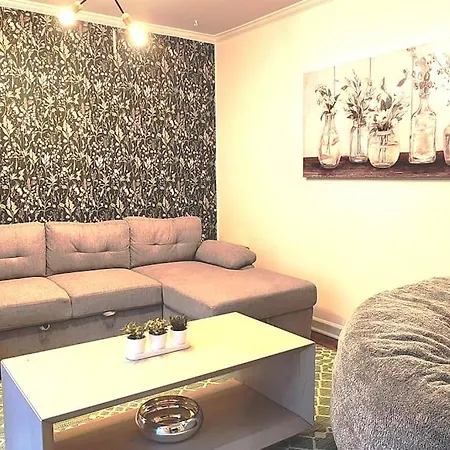 Chic, Modern Retreat, Kids&dog Friendly, Dt Matthews *