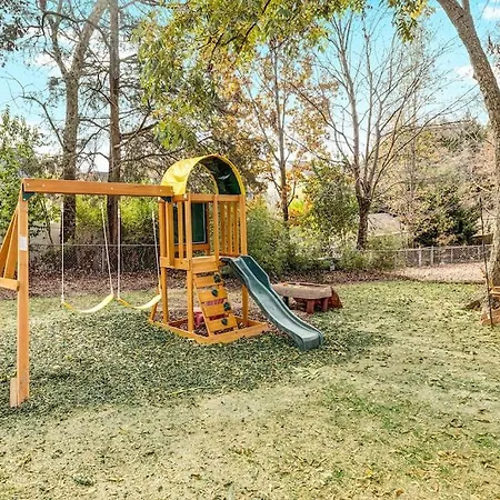 Chic, Modern Retreat, Kids&dog Friendly, Dt Matthews Holiday home Charlotte