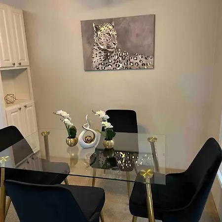 Apartment *new* Cozy & Luxe 2bed Apt W/ Patio And Work Space