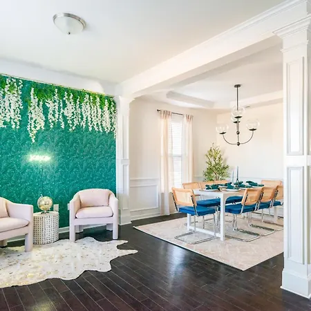 Near Clt Airport - 4bd - Backyard - Balcony Holiday home Charlotte