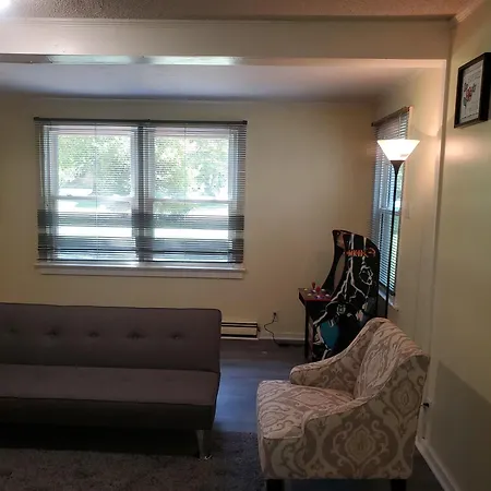 Private Single Level Standalone House Large Lot - 3 Bedrooms *