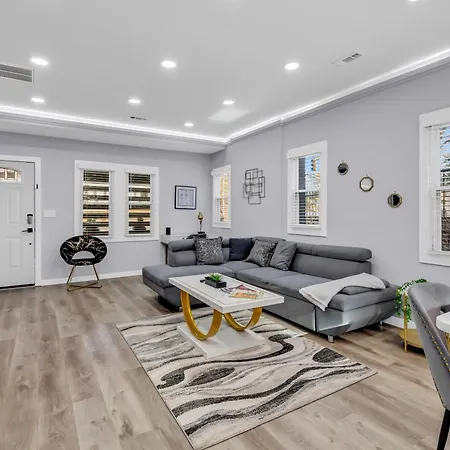 Spacious 3br House In Charlotte