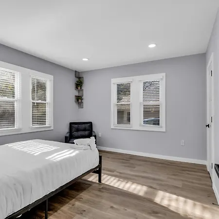 Spacious 3br House In *