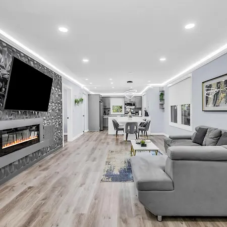 Luxury 3br House In *