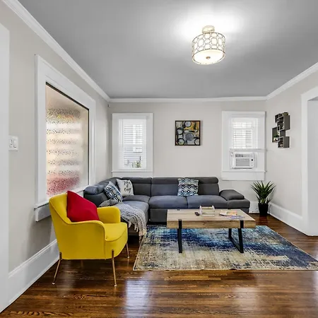 Luxury 3br Noda Holiday home