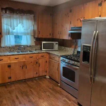 Holiday home West-end Downtown - Easy Access To Airport & Jcsu
