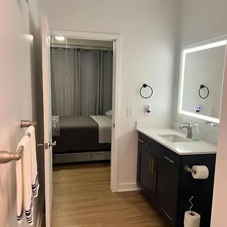 Uptown Luxury Near It All