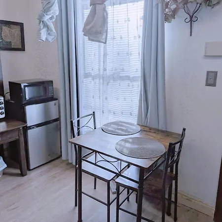 Cozy One Bedroom King Suite-- Walking Distance To Uptown And Restaurants Apartment Charlotte