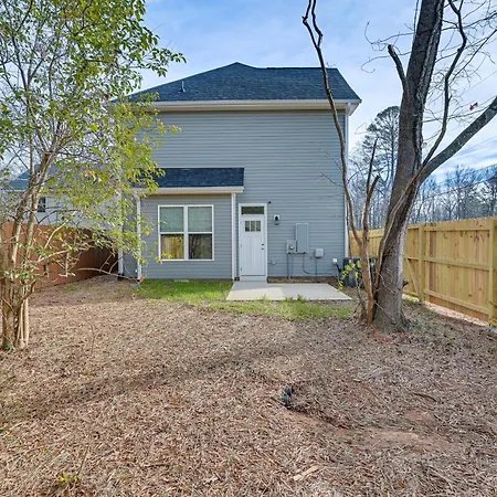 Holiday home Charming Townhome: 6 Mi To Downtown! *