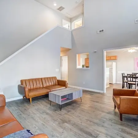 Vibrant & Chic W King Bed Pure Comfort Holiday home