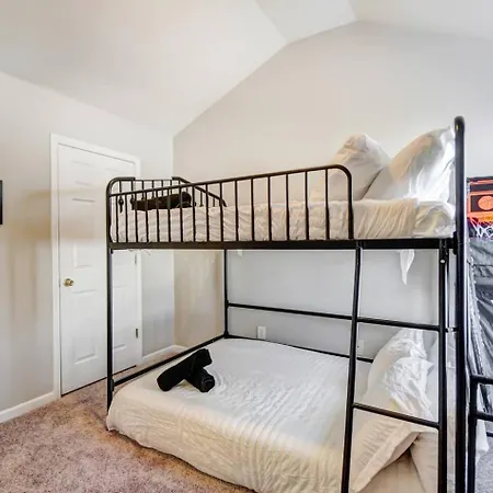 Holiday home Vibrant & Chic W King Bed Pure Comfort *