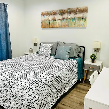 Holiday home Modern Near Uptown Clt, Airport And *